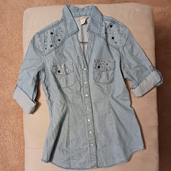 Fun & Flirt Tops - Fun & Flirt Denim Shirt {Size-M}